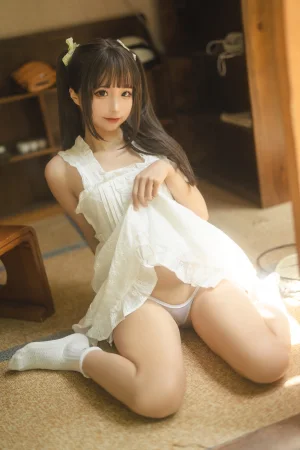 蠢沫沫《白吊带》主题写真：115张全套美图，含1个视频