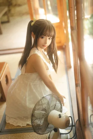 蠢沫沫《白吊带》主题写真：115张全套美图，含1个视频