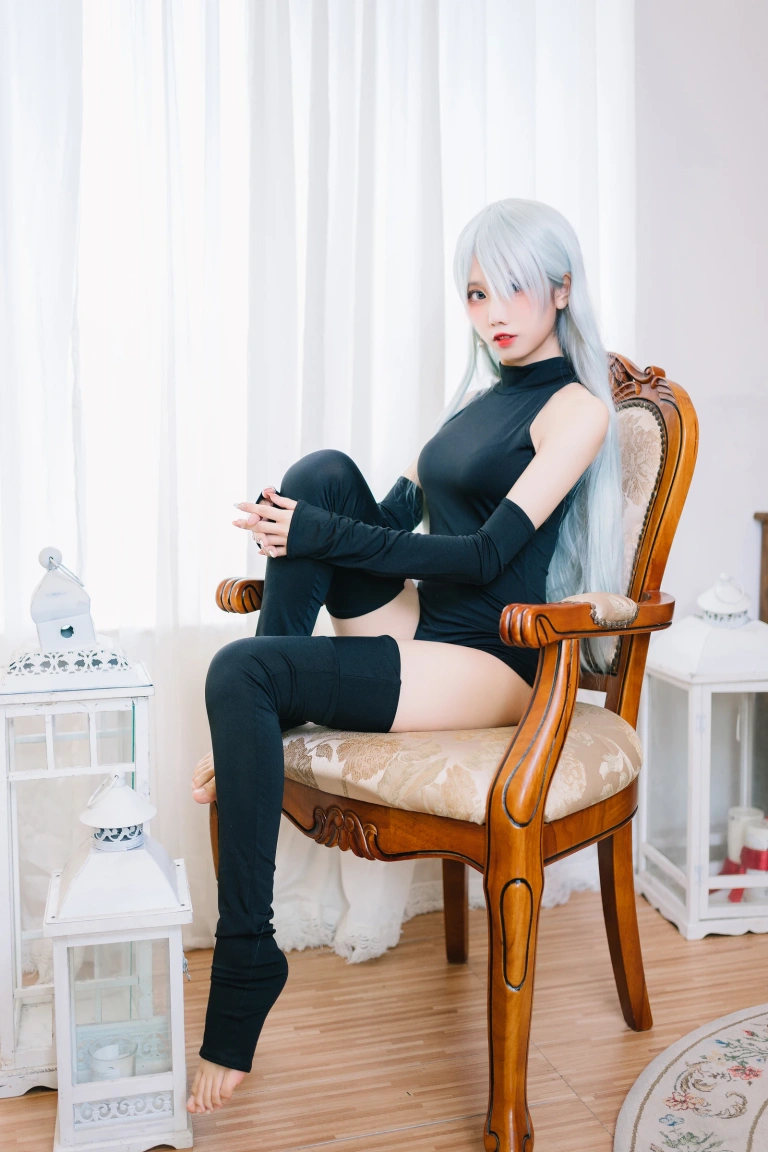 果咩酱《伊丽莎白》主题写真：12张全套美图