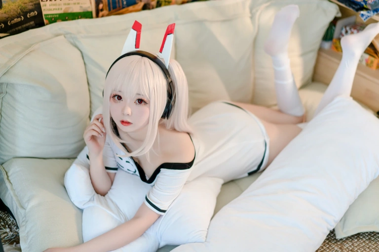 蠢沫沫《碧蓝航线》主题写真：40张全套美图