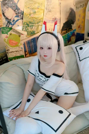 蠢沫沫《碧蓝航线》主题写真：40张全套美图