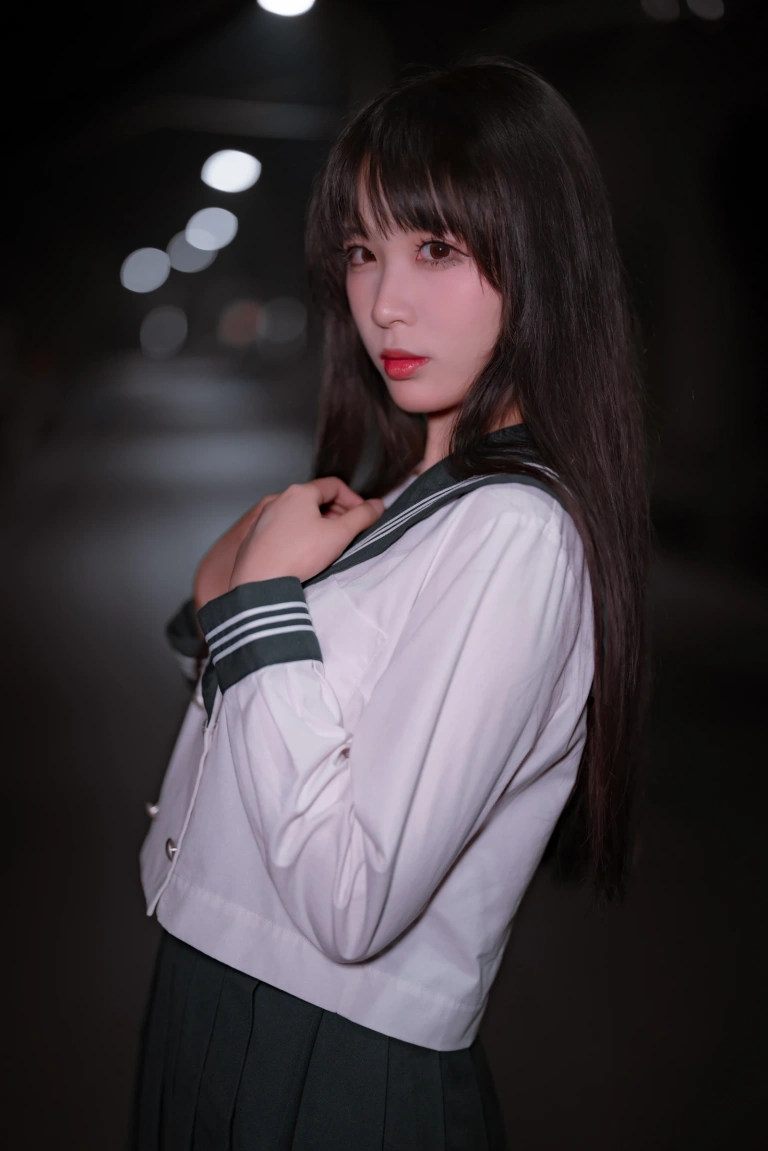 轩萧学姐《NO.42 – 公路JK》主题写真：57张全套美图