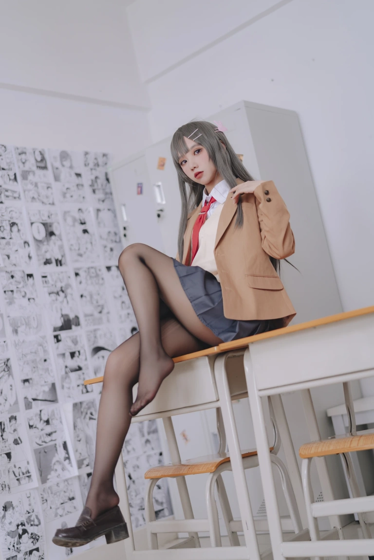 果咩酱《麻衣校服》主题写真：30张全套美图