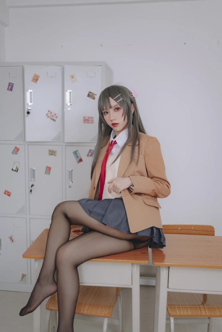 果咩酱《麻衣校服》主题写真：30张全套美图