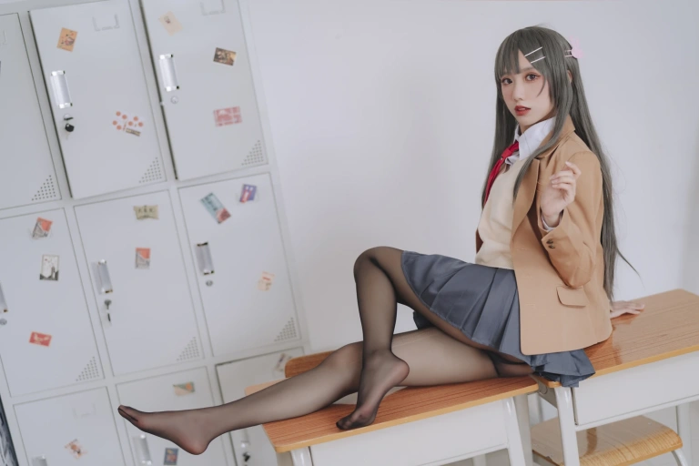 果咩酱《麻衣校服》主题写真：30张全套美图