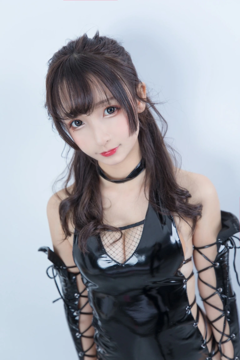 神楽坂真冬《第二季 序号25：《デンジャラスフラワーｆ》》主题写真：150张全套美图