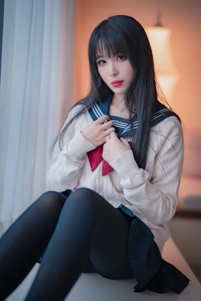 轩萧学姐《NO.45 – 厚裤袜JK》主题写真：44张全套美图