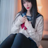 轩萧学姐《NO.45 – 厚裤袜JK》主题写真：44张全套美图