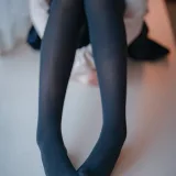 轩萧学姐《NO.45 – 厚裤袜JK》主题写真：44张全套美图