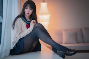 轩萧学姐《NO.45 – 厚裤袜JK》主题写真：44张全套美图