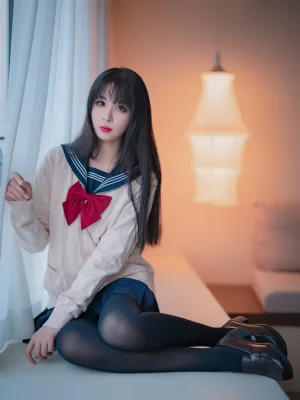 轩萧学姐《NO.45 – 厚裤袜JK》主题写真：44张全套美图