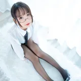 神楽坂真冬《第二季 序号29：《ホワイトオフィス》》主题写真：150张全套美图