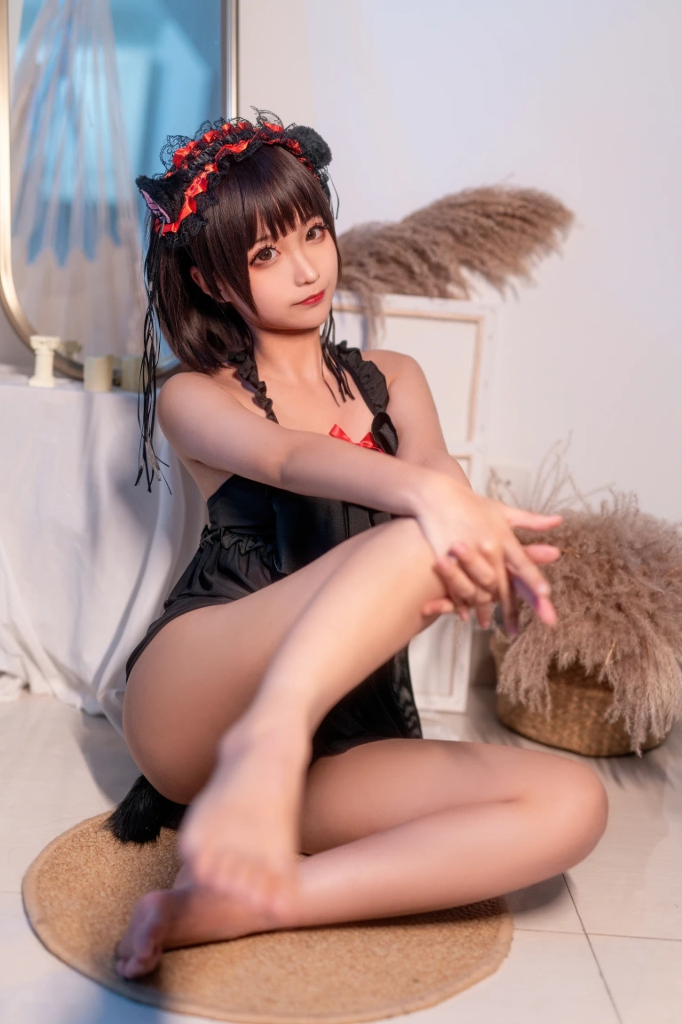 蠢沫沫《黑睡裙》主题写真：40张全套美图