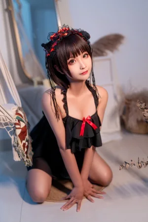 蠢沫沫《黑睡裙》主题写真：40张全套美图