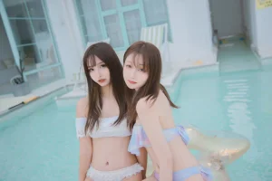 神楽坂真冬《第三季 序号2：《笑颜水时计》夏日比基尼》主题写真：150张全套美图，含3个视频