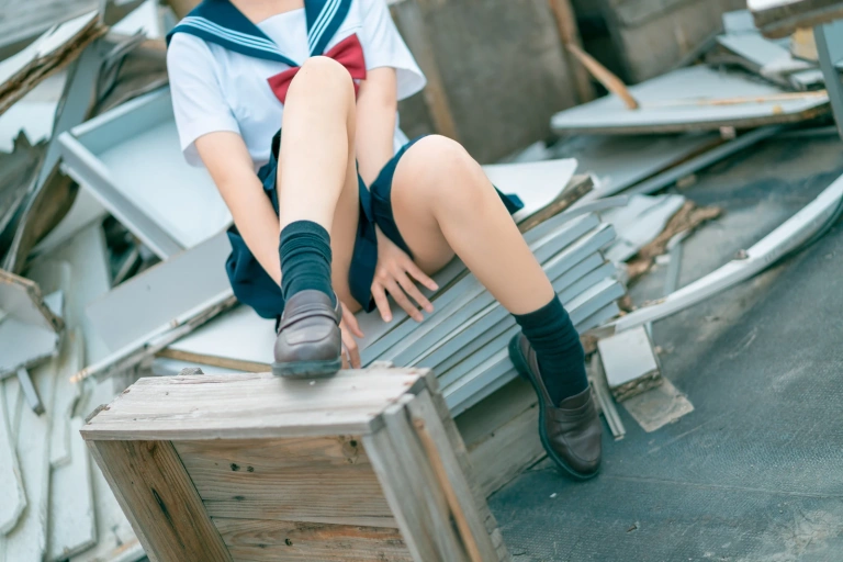 蠢沫沫《天台jk》主题写真：40张全套美图