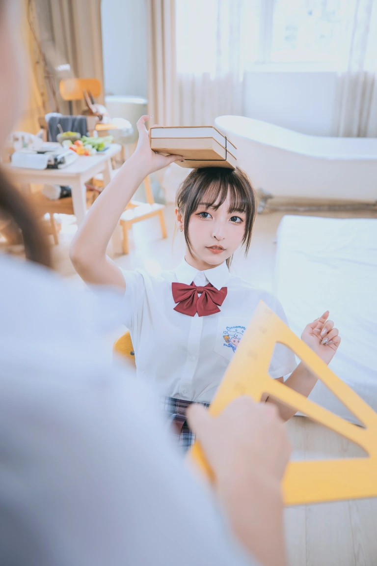 神楽坂真冬《第三季 序号3：《数之歌》百合教室》主题写真：150张全套美图，含3个视频