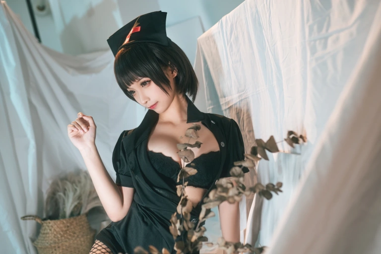 蠢沫沫《护士姐姐》主题写真：41张全套美图