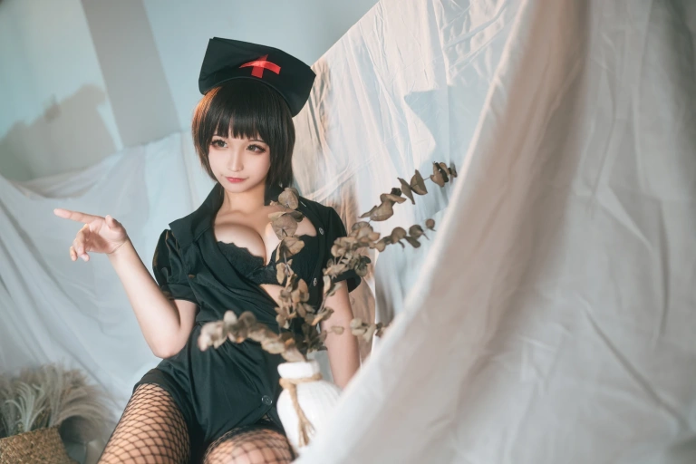 蠢沫沫《护士姐姐》主题写真：41张全套美图