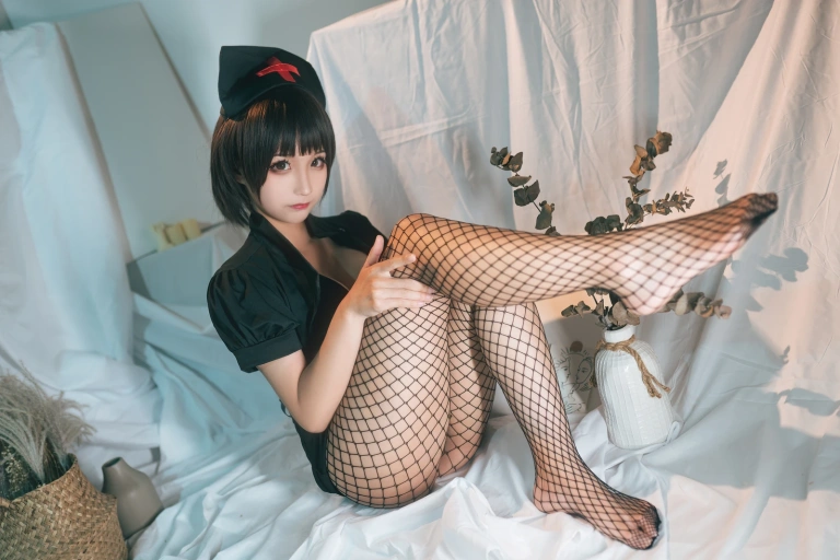 蠢沫沫《护士姐姐》主题写真：41张全套美图