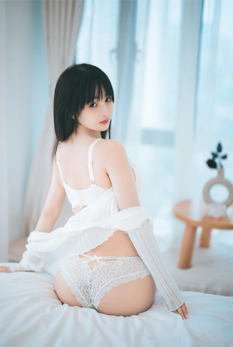 桜井宁宁《人妻》主题写真：51张全套美图