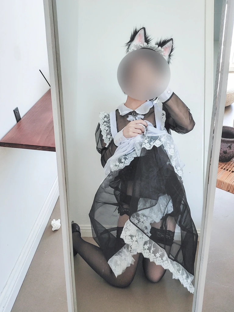 蠢沫沫《透明女仆自拍》主题写真：42张全套美图