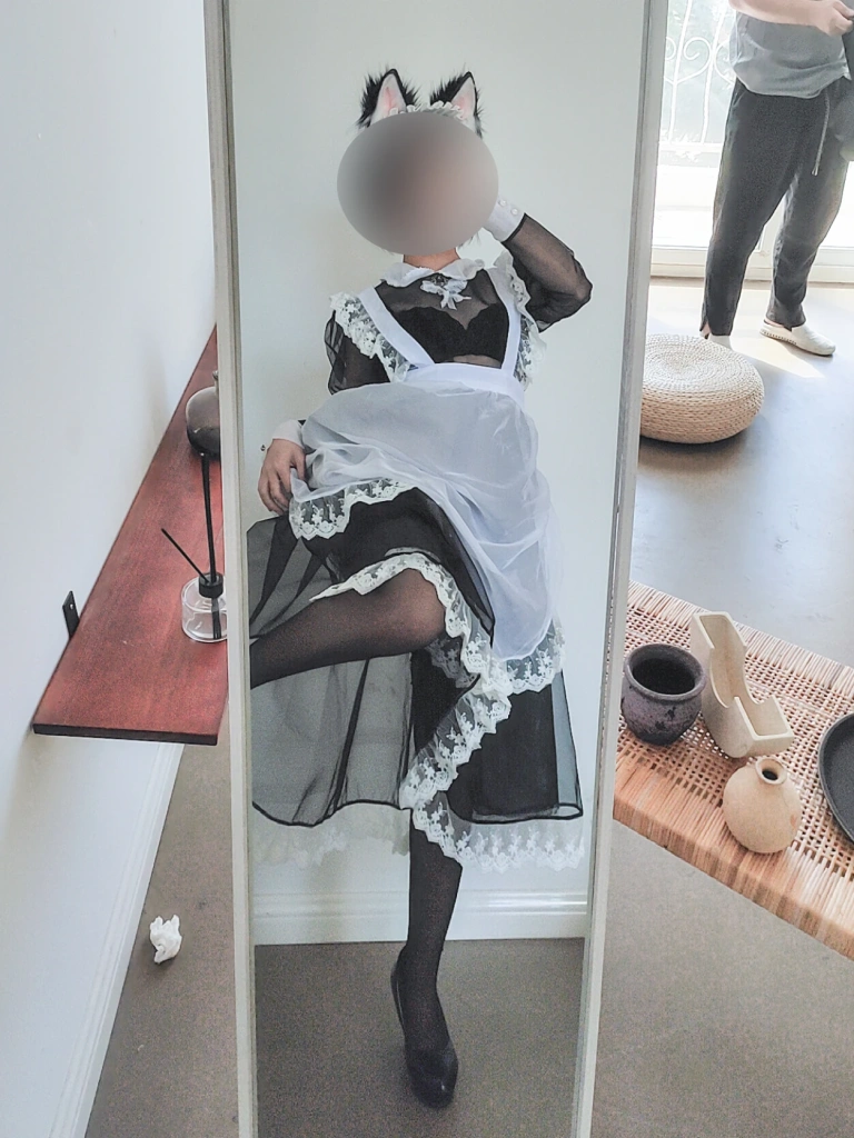 蠢沫沫《透明女仆自拍》主题写真：42张全套美图