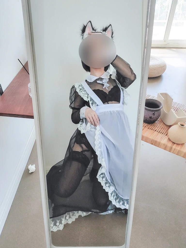 蠢沫沫《透明女仆自拍》主题写真：42张全套美图