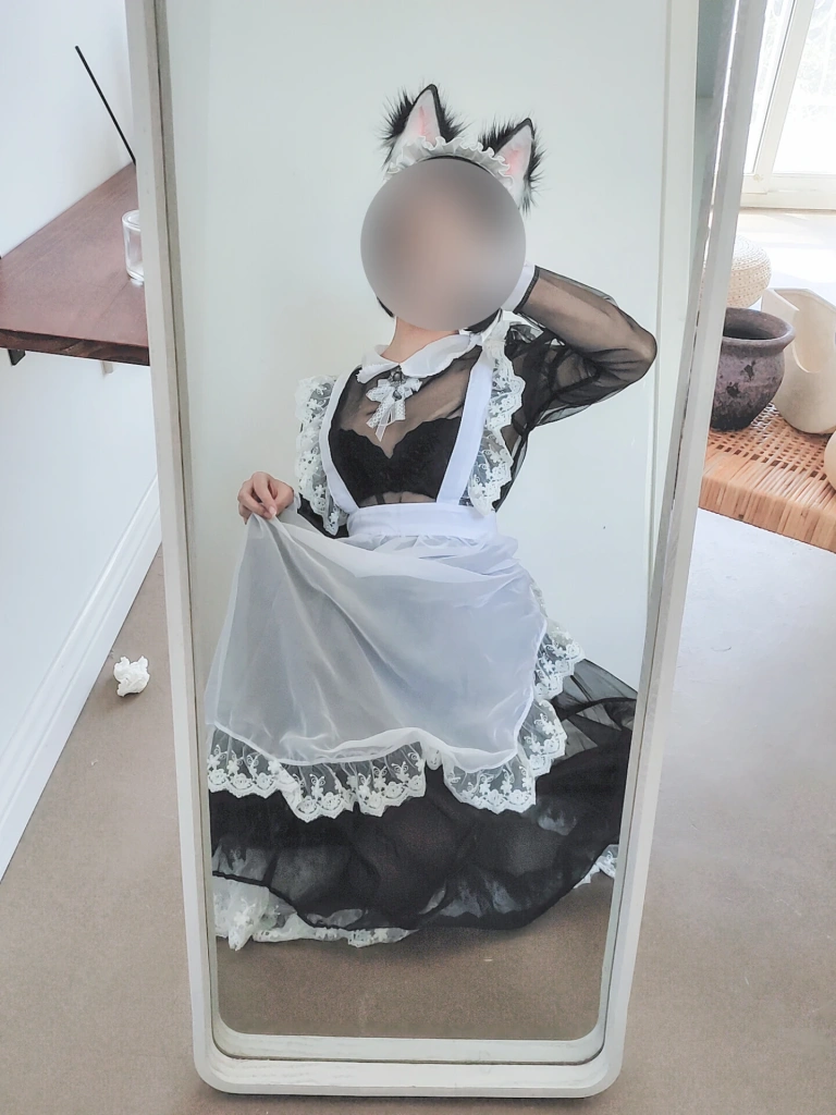 蠢沫沫《透明女仆自拍》主题写真：42张全套美图