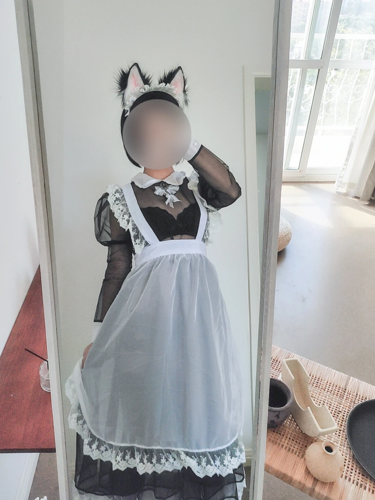 蠢沫沫《透明女仆自拍》主题写真：42张全套美图