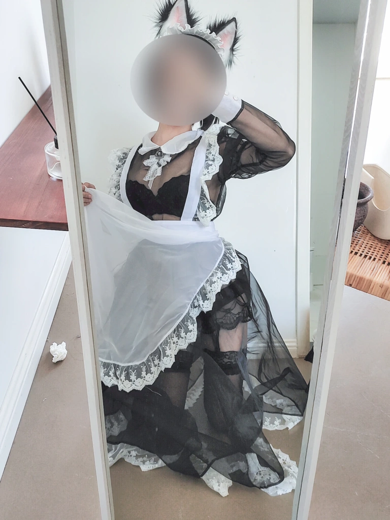 蠢沫沫《透明女仆自拍》主题写真：42张全套美图