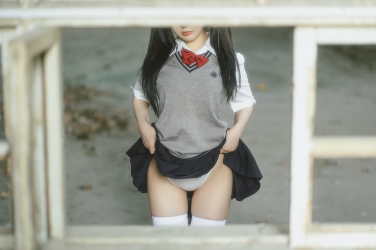 桜井宁宁《废墟jk》主题写真：74张全套美图