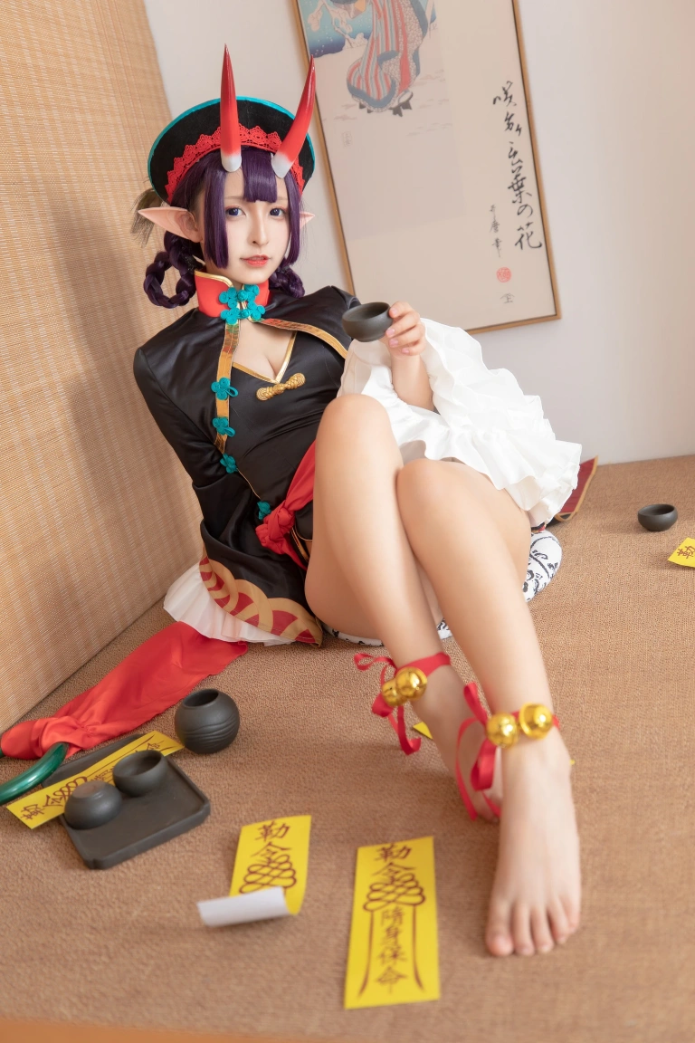 神楽坂真冬《第三季 序号5：《果実の酒気》酒吞cos》主题写真：150张全套美图，含3个视频