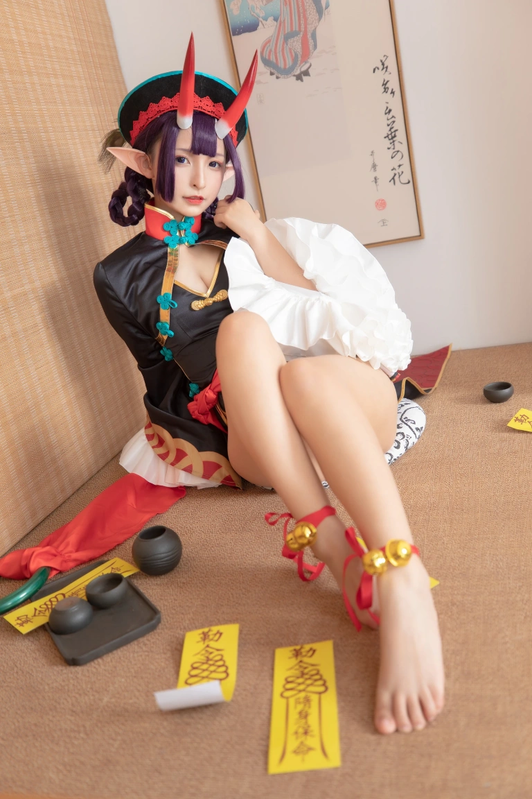 神楽坂真冬《第三季 序号5：《果実の酒気》酒吞cos》主题写真：150张全套美图，含3个视频