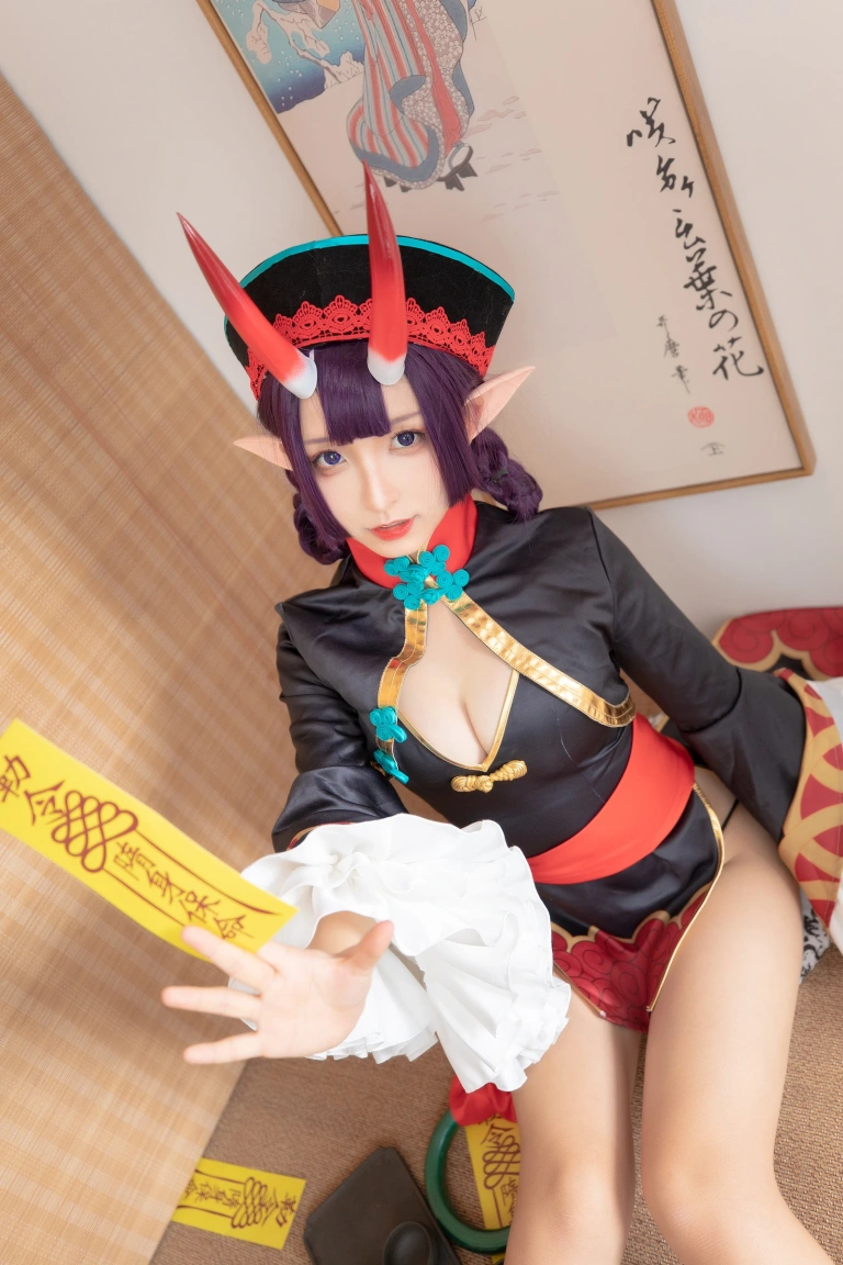 神楽坂真冬《第三季 序号5：《果実の酒気》酒吞cos》主题写真：150张全套美图，含3个视频