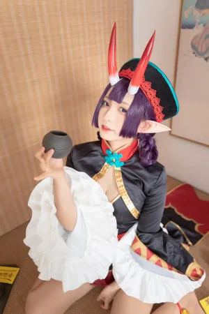 神楽坂真冬《第三季 序号5：《果実の酒気》酒吞cos》主题写真：150张全套美图，含3个视频