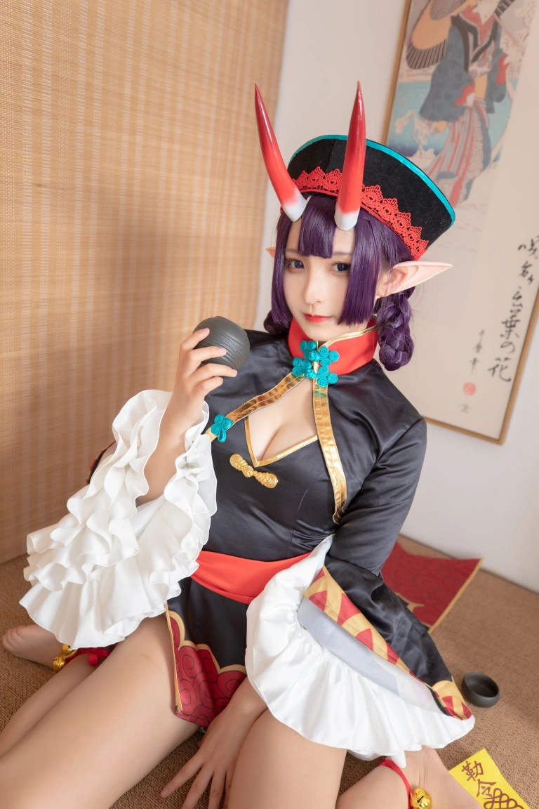 神楽坂真冬《第三季 序号5：《果実の酒気》酒吞cos》主题写真：150张全套美图，含3个视频
