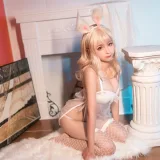 蠢沫沫《兔子》主题写真：40张全套美图