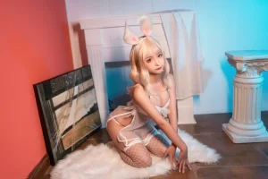 蠢沫沫《兔子》主题写真：40张全套美图