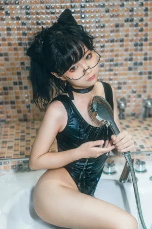 蠢沫沫《猫耳死库水》主题写真：40张全套美图