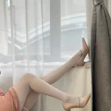 依酱《人妻》主题写真：31张全套美图，含4个视频