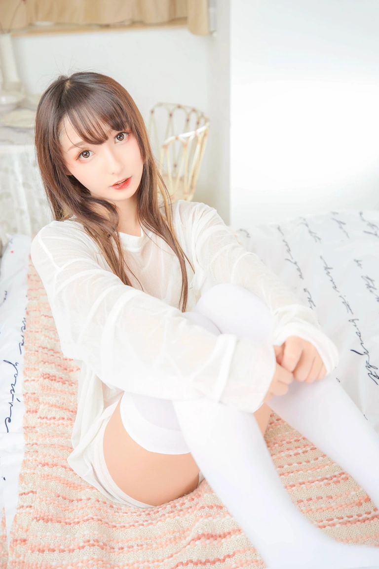 神楽坂真冬《第三季 序号10：《おかえり》猫脚女仆》主题写真：150张全套美图，含2个视频