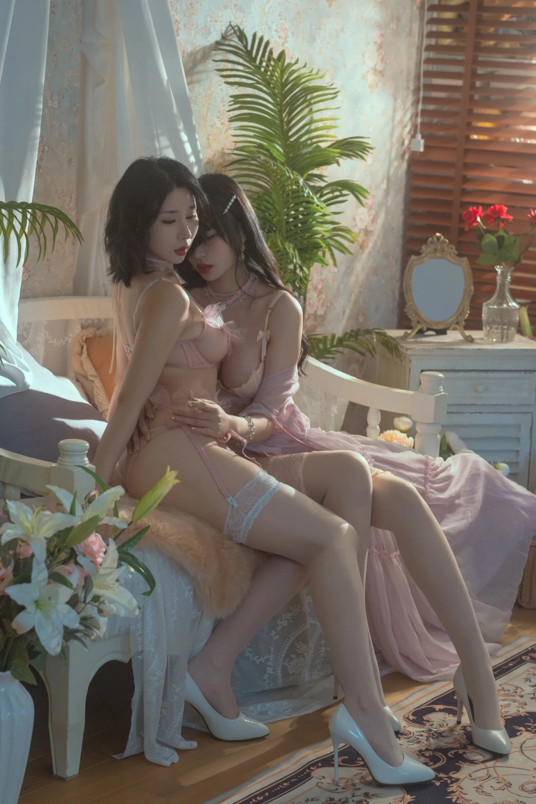 轩萧学姐&奶桃桃《NO.60 – 花吟》主题写真：150张全套美图，含5个视频