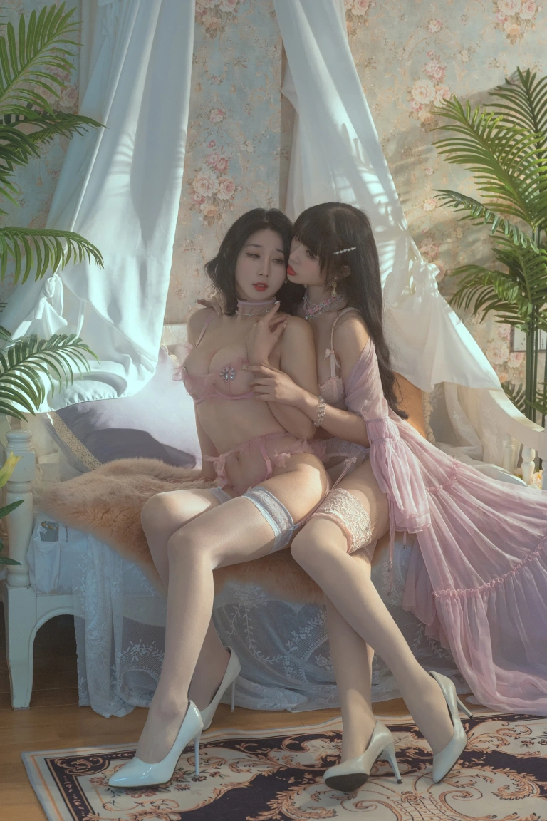 轩萧学姐&奶桃桃《NO.60 – 花吟》主题写真：150张全套美图，含5个视频