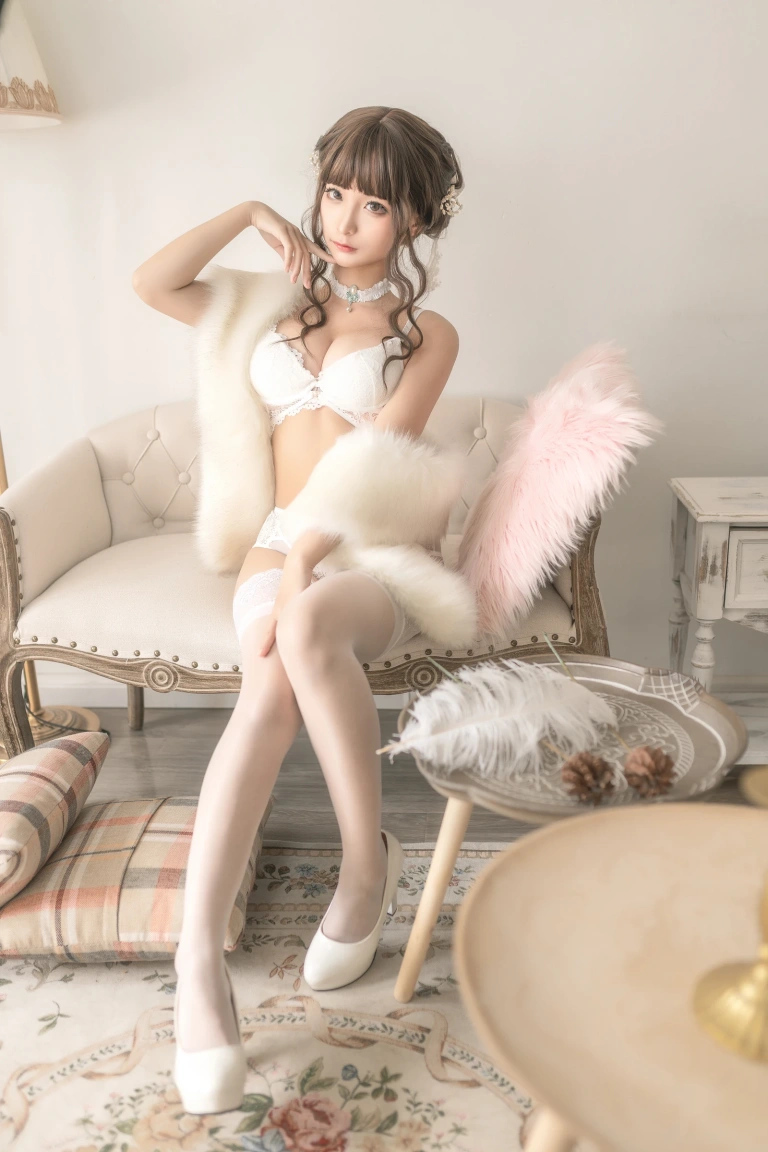 蠢沫沫《新毛披肩套》主题写真：40张全套美图