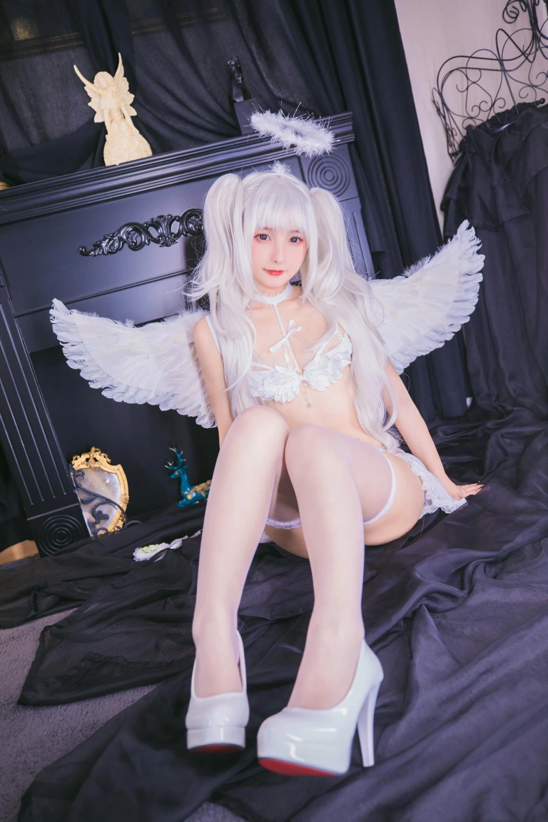 神楽坂真冬《第三季 序号13：《天国に落ちる》坠入天堂》主题写真：150张全套美图，含2个视频