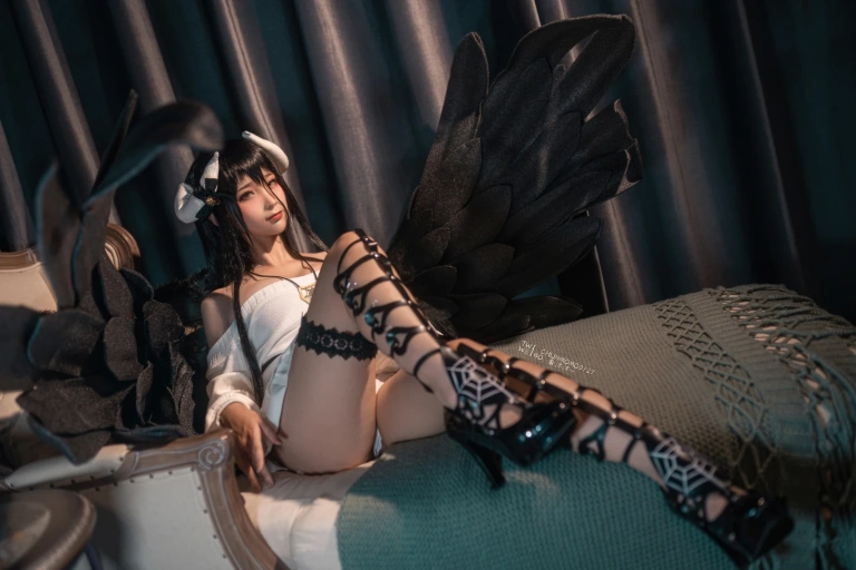蠢沫沫《雅儿贝德毛衣》主题写真：40张全套美图