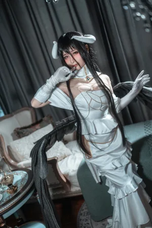 蠢沫沫《雅儿贝德原皮》主题写真：40张全套美图