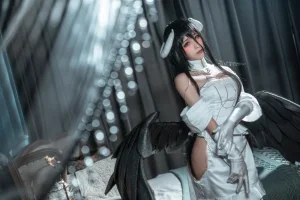 蠢沫沫《雅儿贝德原皮》主题写真：40张全套美图