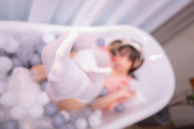 神楽坂真冬《第三季 序号15：《ガールズパフェ》雪糕少女》主题写真：150张全套美图，含2个视频